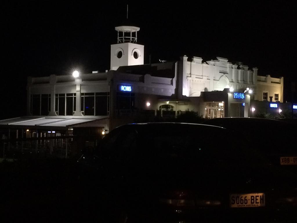 Adelaide - Semaphore Beach Front Exterior foto